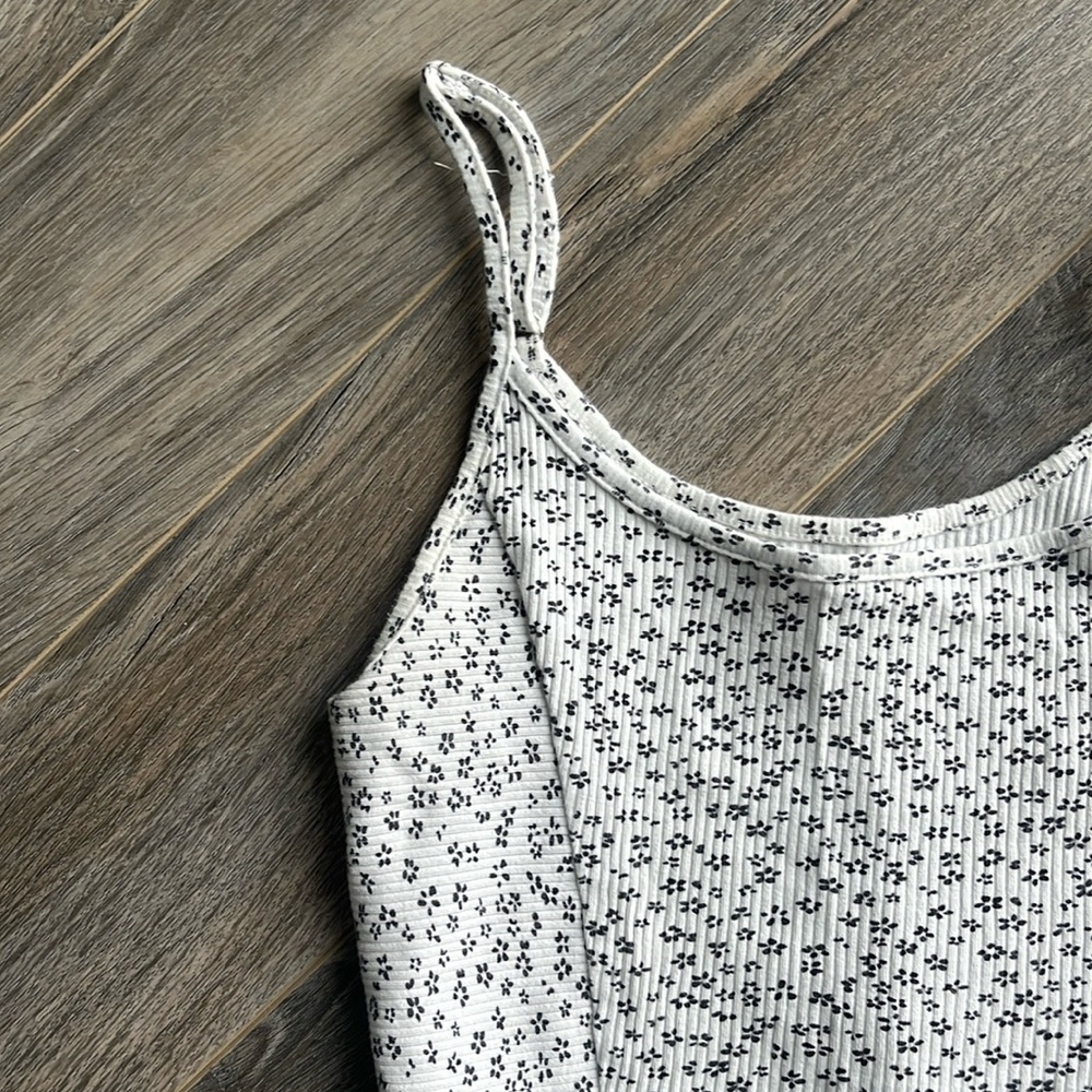 HARLOW Ribbed Floral Tank - Picture 3 of 4